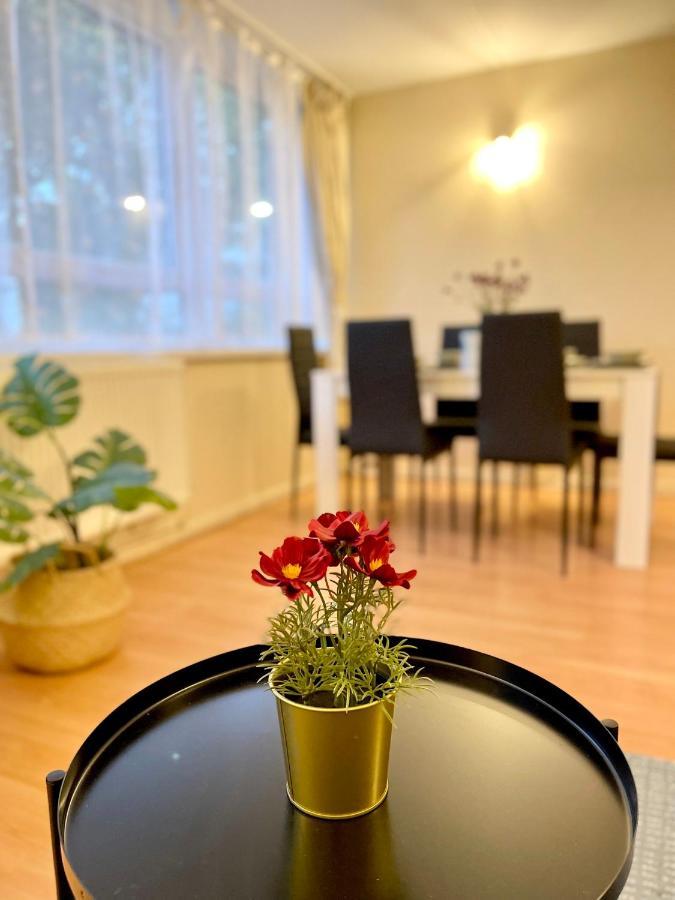 3Br Central London Close Station エクステリア 写真